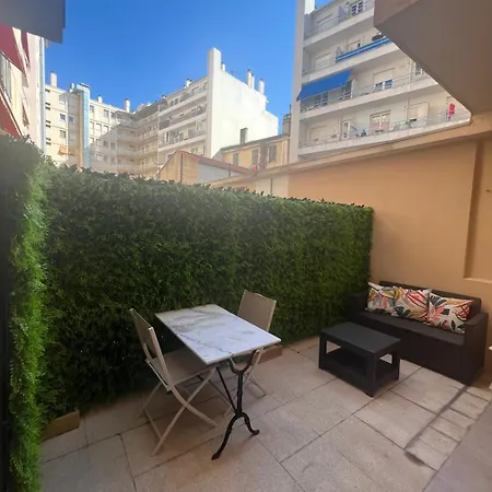 Proche Centre Apartment
